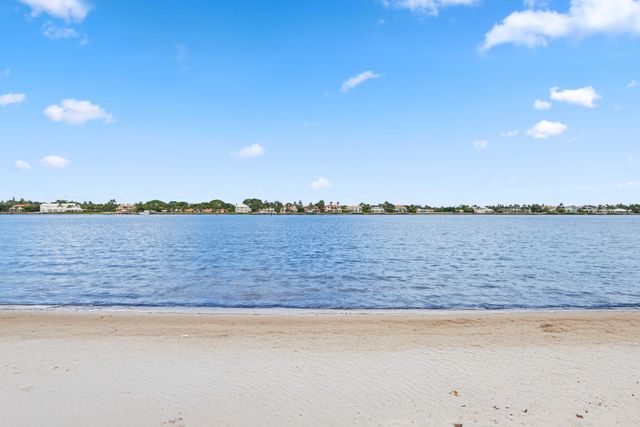 132 Las Brisas Circle, Hypoluxo, FL 33462