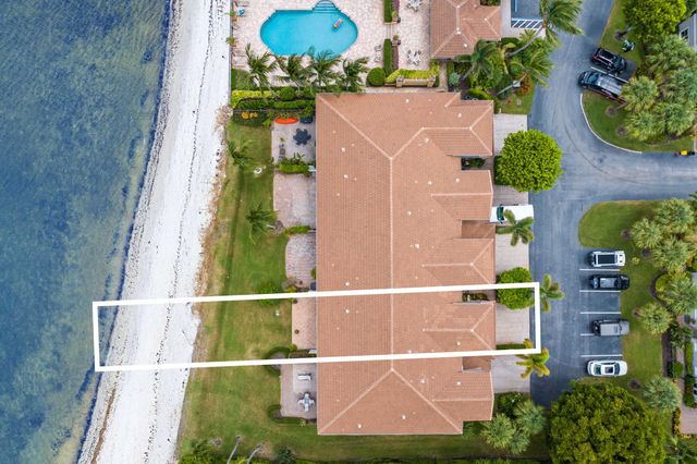 132 Las Brisas Circle, Hypoluxo, FL 33462