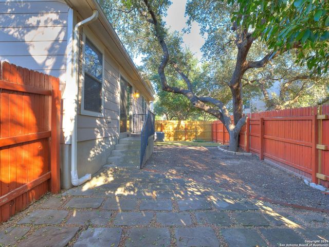 143 DUSTY CORRAL, Boerne, TX 78006