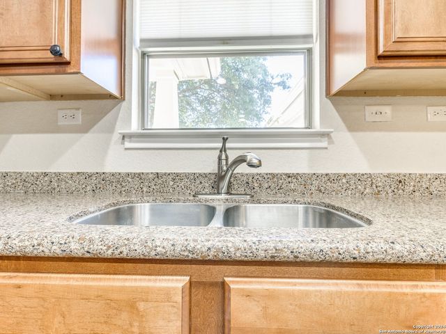 143 DUSTY CORRAL, Boerne, TX 78006