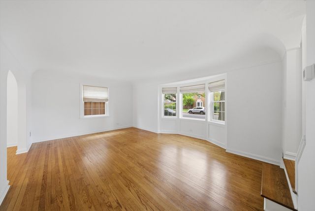 7821 W Thorndale Avenue, Chicago, IL 60631