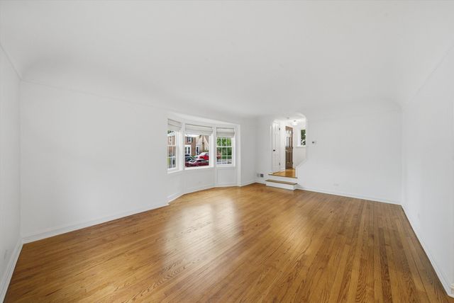 7821 W Thorndale Avenue, Chicago, IL 60631