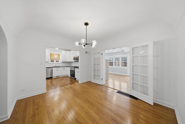 7821 W Thorndale Avenue, Chicago, IL 60631