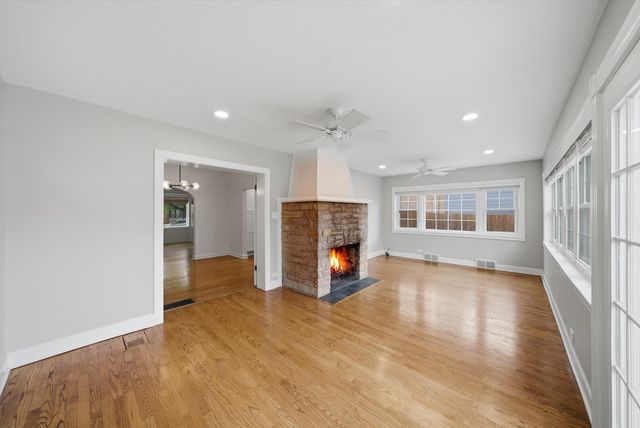 7821 W Thorndale Avenue, Chicago, IL 60631