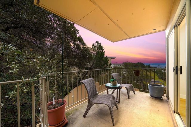 416 Portofino Drive 206, San Carlos, CA 94070