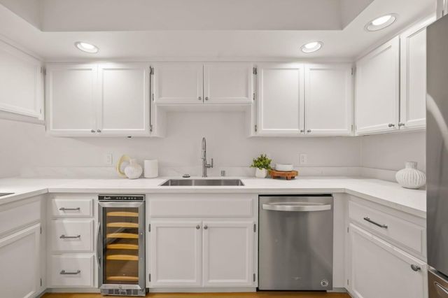 416 Portofino Drive 206, San Carlos, CA 94070