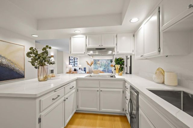 416 Portofino Drive 206, San Carlos, CA 94070