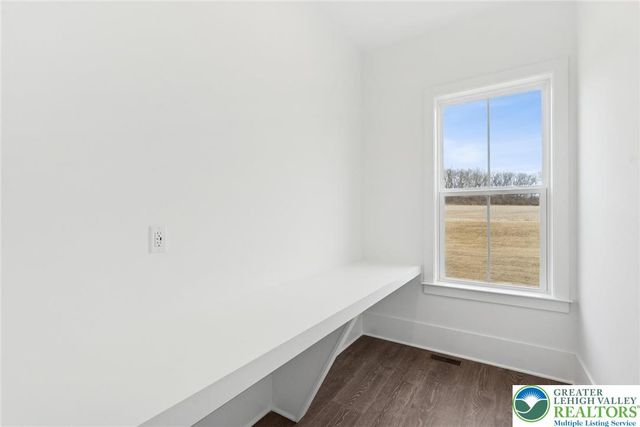 5683 Frederick Drive, Freemansburg, PA 18017