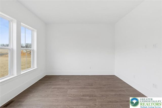 5683 Frederick Drive, Freemansburg, PA 18017