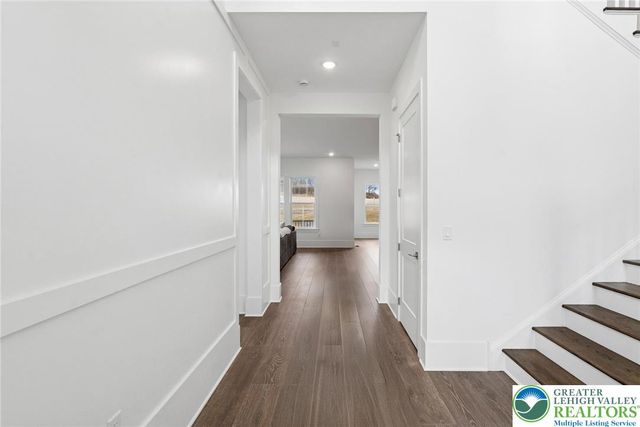 5683 Frederick Drive, Freemansburg, PA 18017