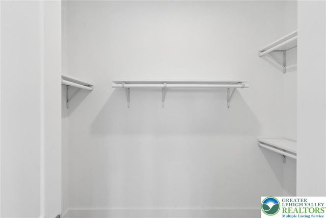 5683 Frederick Drive, Freemansburg, PA 18017