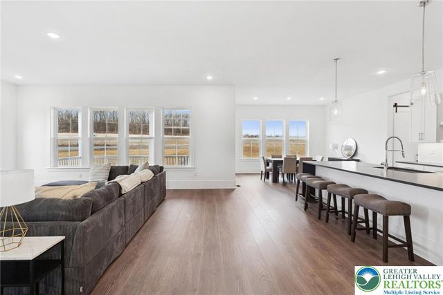 5683 Frederick Drive, Freemansburg, PA 18017