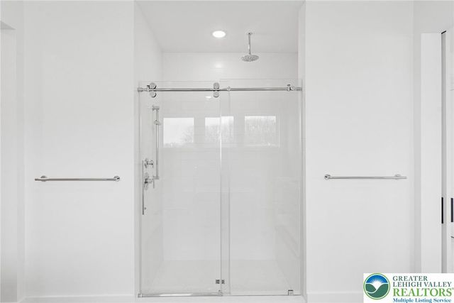 5683 Frederick Drive, Freemansburg, PA 18017