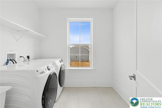 5683 Frederick Drive, Freemansburg, PA 18017