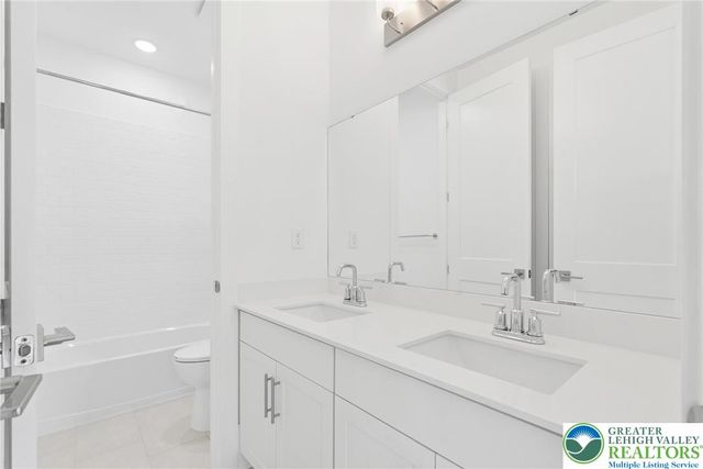 5683 Frederick Drive, Freemansburg, PA 18017