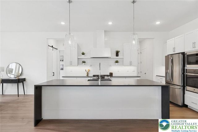 5683 Frederick Drive, Freemansburg, PA 18017