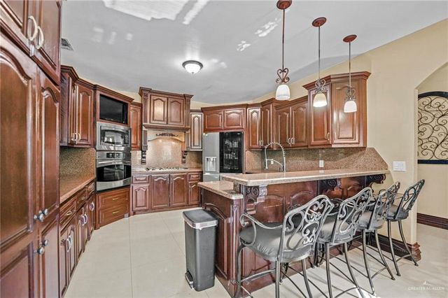 678 La Mesa Street, Rio Grande City, TX 78582