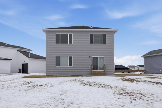 4759 32 Street S, Fargo, ND 58104