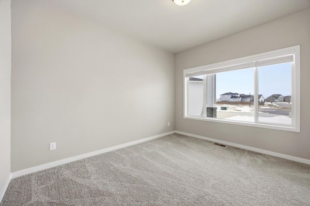 4759 32 Street S, Fargo, ND 58104