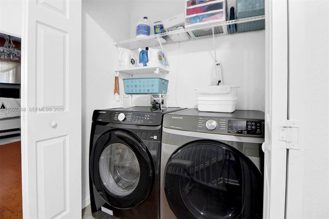 3323 W 90th Ter, Hialeah, FL 33018