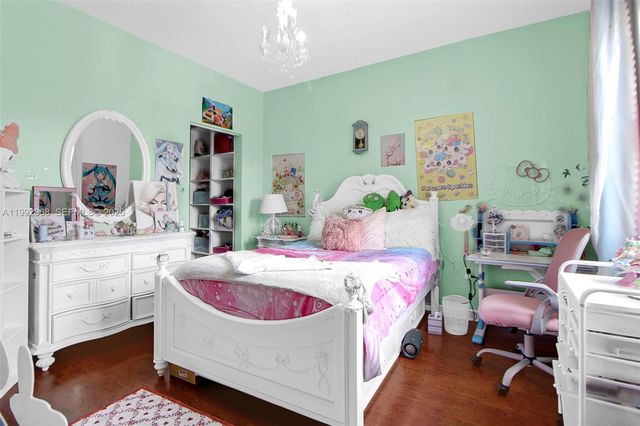 3323 W 90th Ter, Hialeah, FL 33018