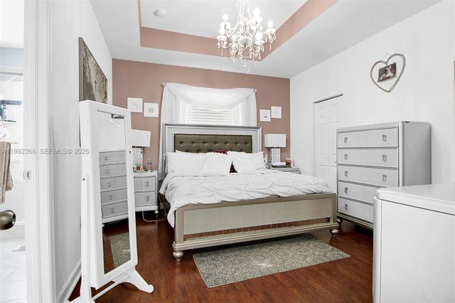 3323 W 90th Ter, Hialeah, FL 33018