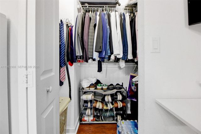 3323 W 90th Ter, Hialeah, FL 33018