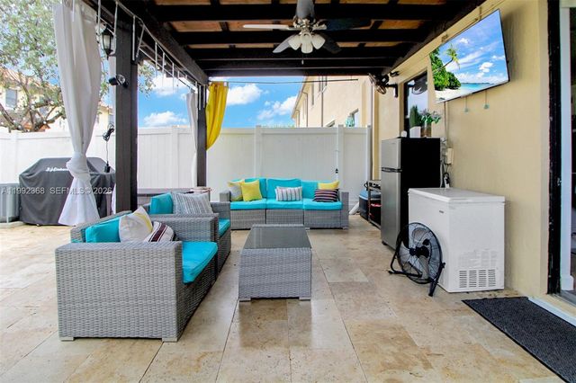 3323 W 90th Ter, Hialeah, FL 33018