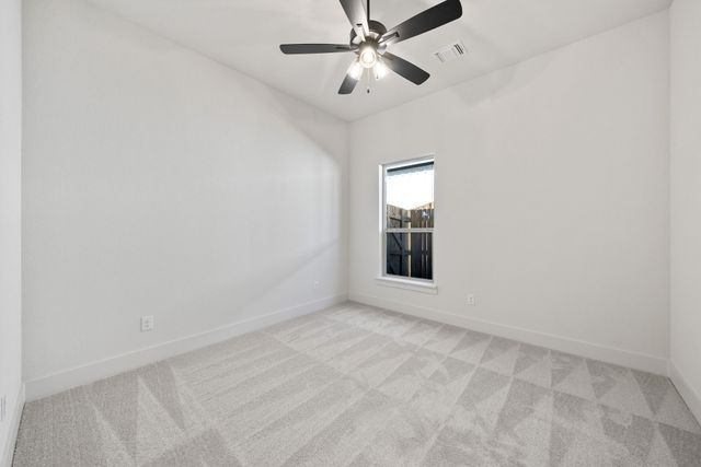 902 Boston Lane, River Oaks, TX 76114