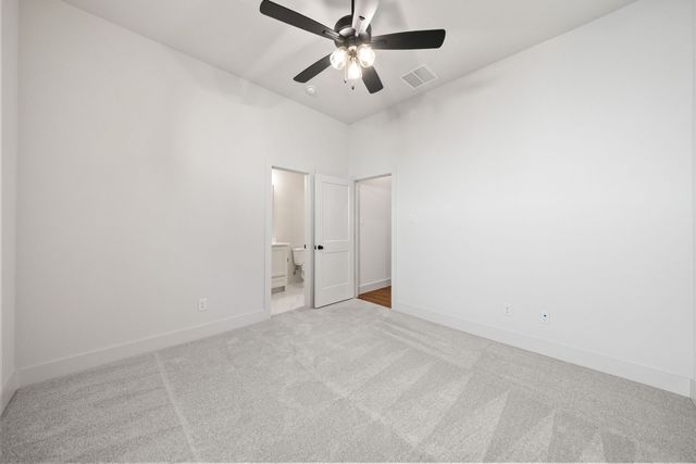 902 Boston Lane, River Oaks, TX 76114