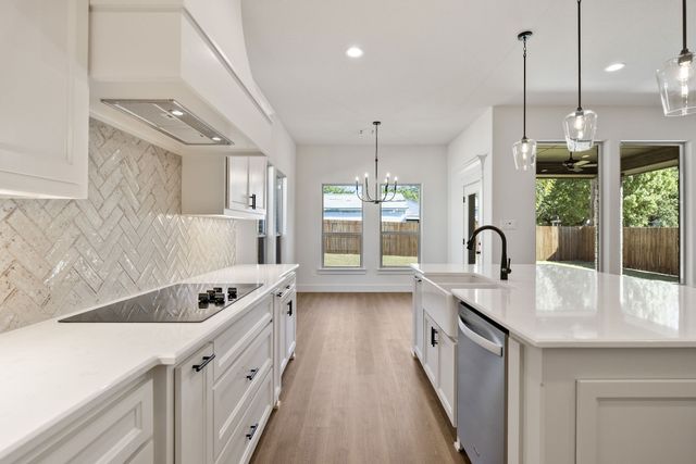 902 Boston Lane, River Oaks, TX 76114