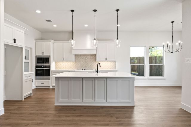 902 Boston Lane, River Oaks, TX 76114