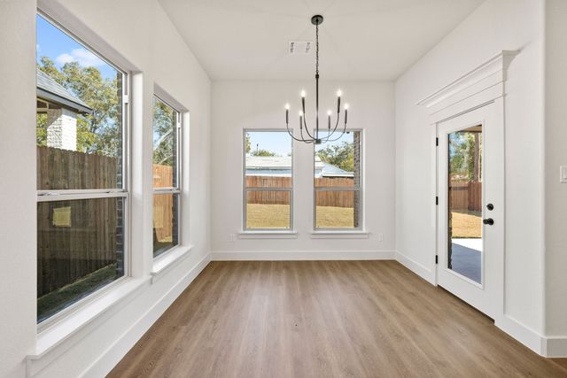 902 Boston Lane, River Oaks, TX 76114