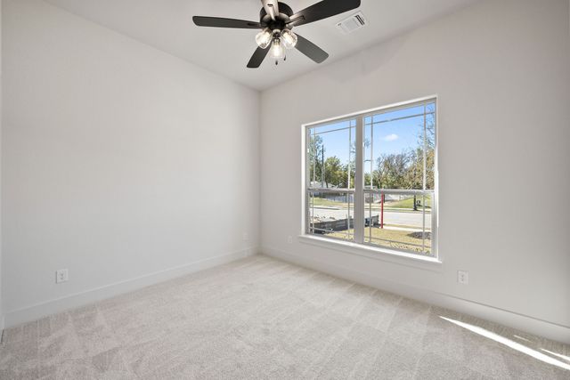 902 Boston Lane, River Oaks, TX 76114