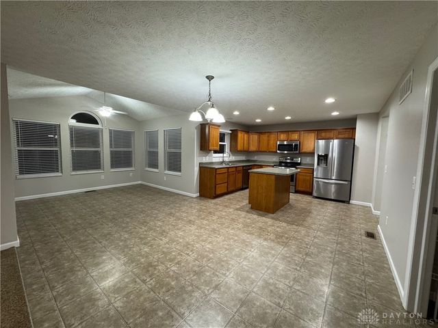 292 Hess Court, Fairborn, OH 45324