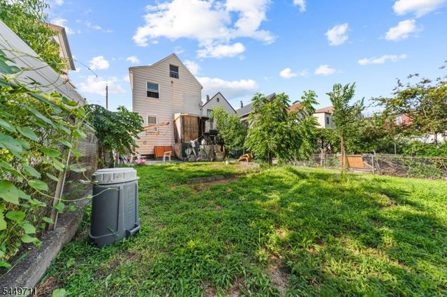 373 Oak St, Passaic City, NJ 07055