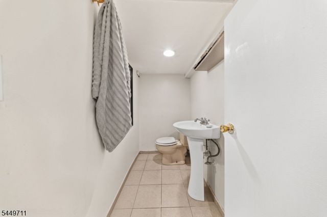 373 Oak St, Passaic City, NJ 07055