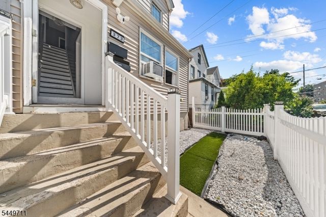 373 Oak St, Passaic City, NJ 07055