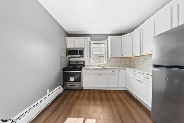 373 Oak St, Passaic City, NJ 07055