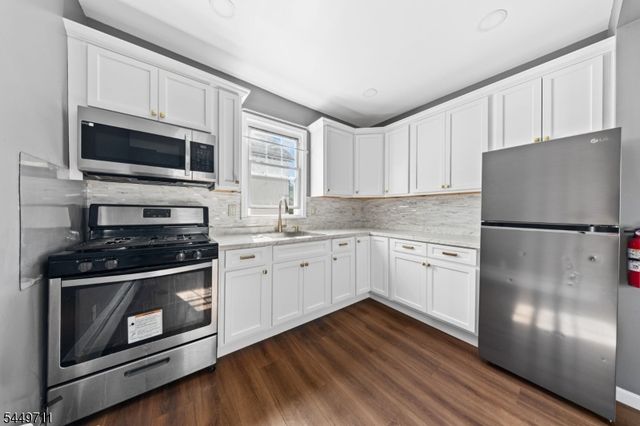 373 Oak St, Passaic City, NJ 07055