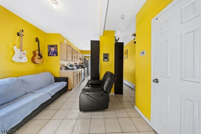 373 Oak St, Passaic City, NJ 07055