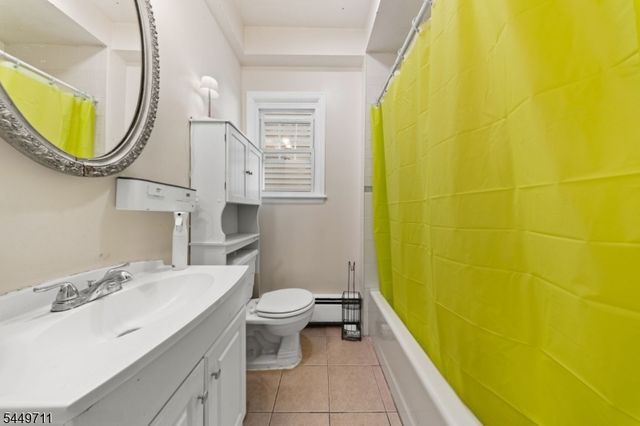 373 Oak St, Passaic City, NJ 07055