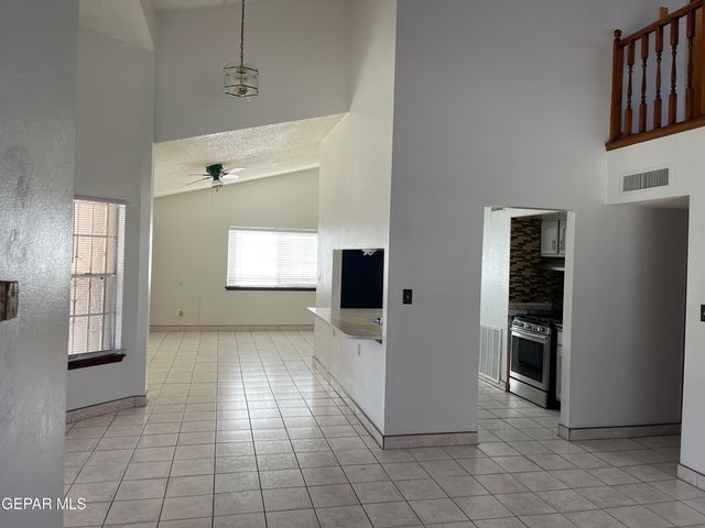9420 LOUVRE Drive, El Paso, TX 79907