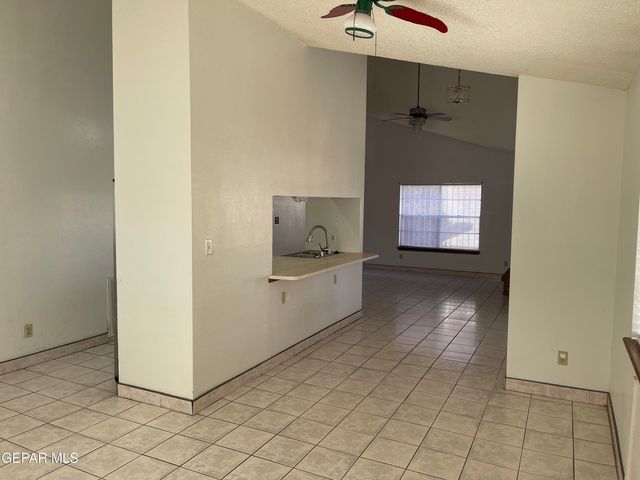 9420 LOUVRE Drive, El Paso, TX 79907