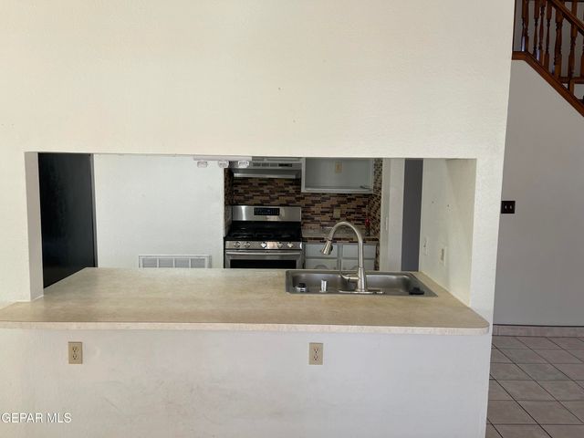 9420 LOUVRE Drive, El Paso, TX 79907