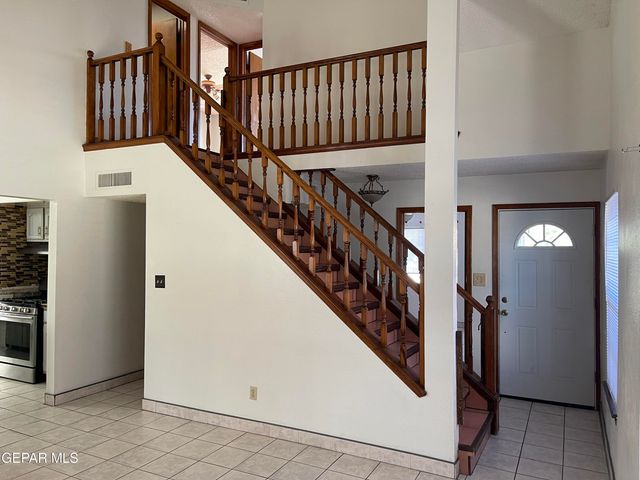 9420 LOUVRE Drive, El Paso, TX 79907