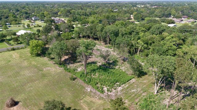 00 32nd St, Santa Fe, TX 77510