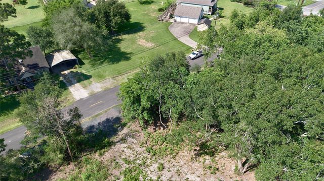 00 32nd St, Santa Fe, TX 77510