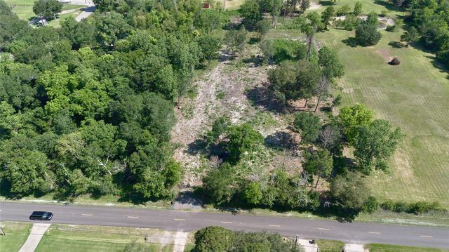 00 32nd St, Santa Fe, TX 77510