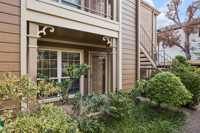 1880 White Oak Drive 151, Houston, TX 77009